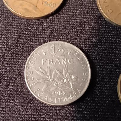 A COLLECTION OF FOREIGN COINS