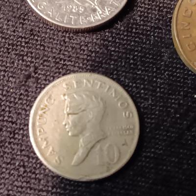 A COLLECTION OF FOREIGN COINS