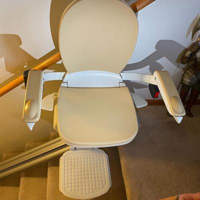 MOBILITY ELECTRIC ACORN SUPERGLIDE STAIR CHAIR LIFT