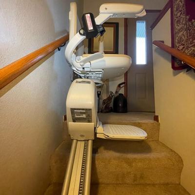 MOBILITY ELECTRIC ACORN SUPERGLIDE STAIR CHAIR LIFT