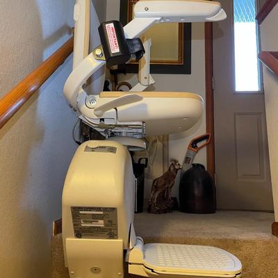MOBILITY ELECTRIC ACORN SUPERGLIDE STAIR CHAIR LIFT