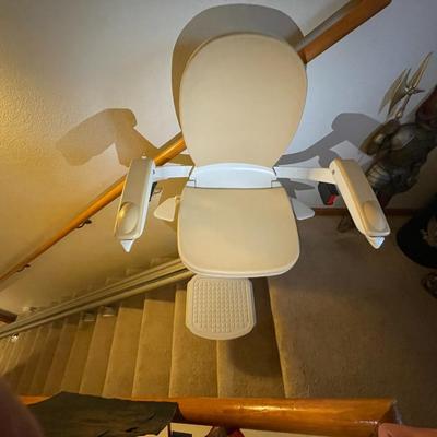 MOBILITY ELECTRIC ACORN SUPERGLIDE STAIR CHAIR LIFT