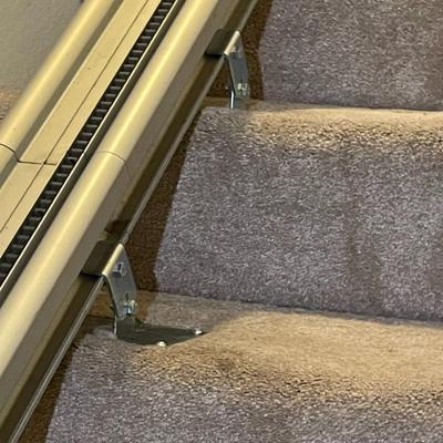 MOBILITY ELECTRIC ACORN SUPERGLIDE STAIR CHAIR LIFT