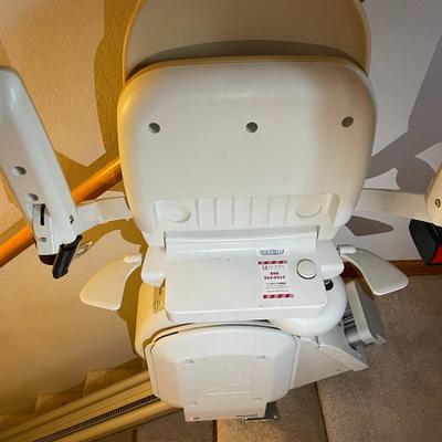 MOBILITY ELECTRIC ACORN SUPERGLIDE STAIR CHAIR LIFT