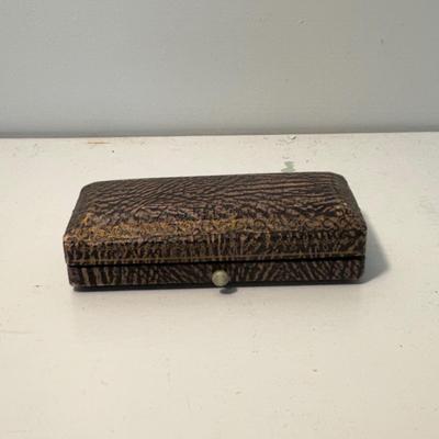 Vintage Clip-On Earrings and Jewelry Boxes (GB-DZ
