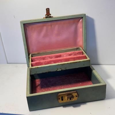 Vintage Clip-On Earrings and Jewelry Boxes (GB-DZ