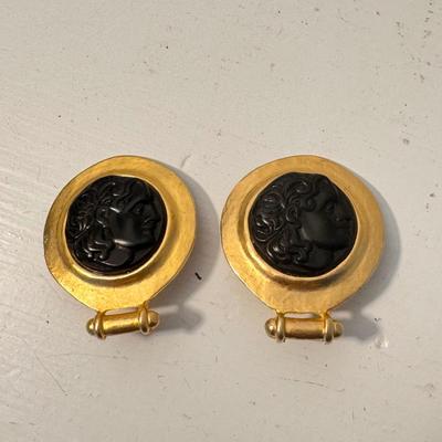 Vintage Clip-On Earrings and Jewelry Boxes (GB-DZ