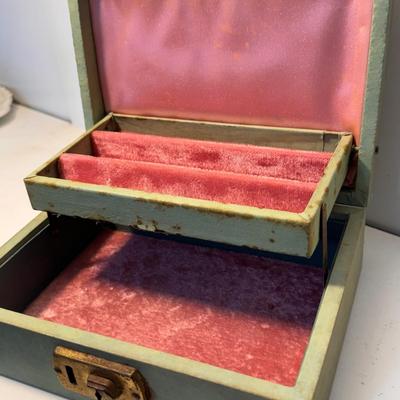 Vintage Clip-On Earrings and Jewelry Boxes (GB-DZ