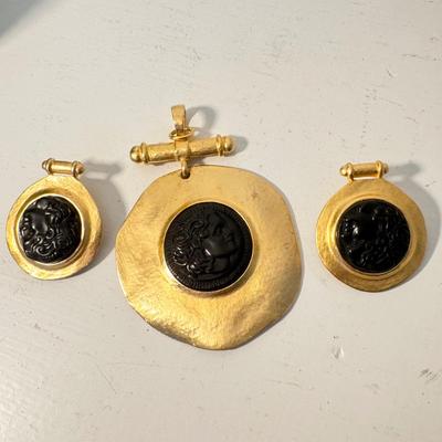 Vintage Clip-On Earrings and Jewelry Boxes (GB-DZ