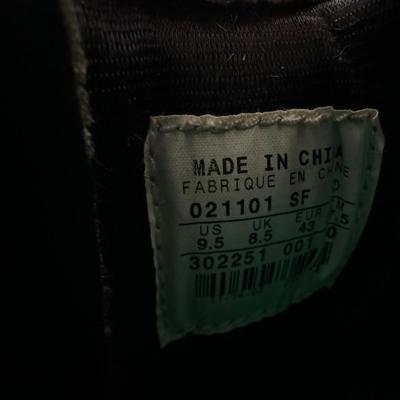 Golfing equipment, movies, and Shelf