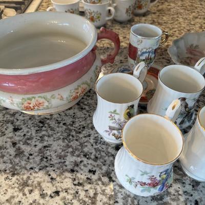 Colorful decorative tea sets