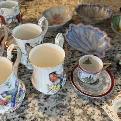 Colorful decorative tea sets