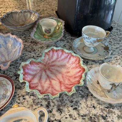 Colorful decorative tea sets