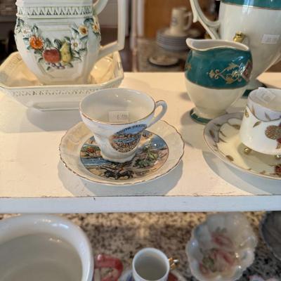 Colorful decorative tea sets