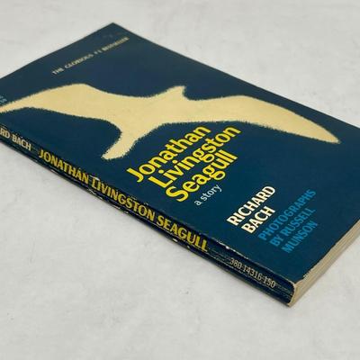 Vintage Paperback Jonathan Livingston Seagull by Richard Bach
