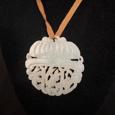 Jade, Seashell & Pearl Necklaces Plus Jewelry Trays (GB-DZ)