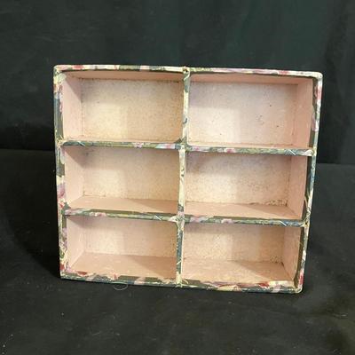 Jade, Seashell & Pearl Necklaces Plus Jewelry Trays (GB-DZ)