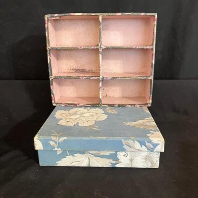 Jade, Seashell & Pearl Necklaces Plus Jewelry Trays (GB-DZ)