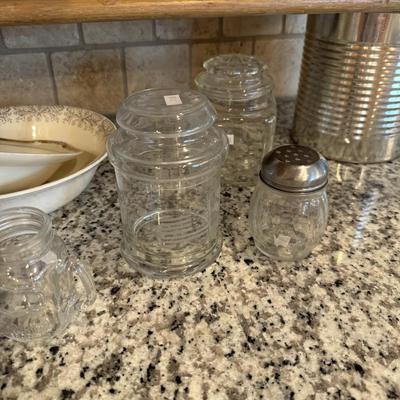 Misc. kitchen dishes