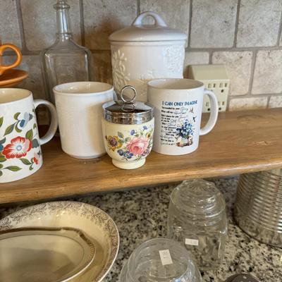 Misc. kitchen dishes