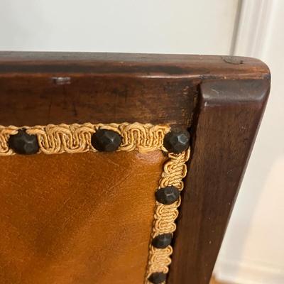 Arm Chair With Nail Accents (DR-MG)