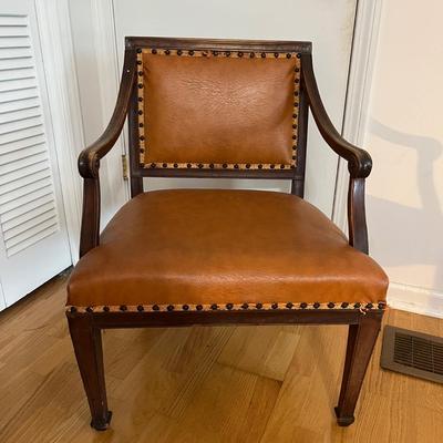 Arm Chair With Nail Accents (DR-MG)