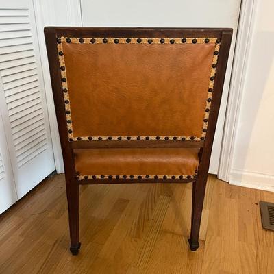 Arm Chair With Nail Accents (DR-MG)