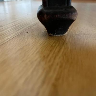 Arm Chair With Nail Accents (DR-MG)