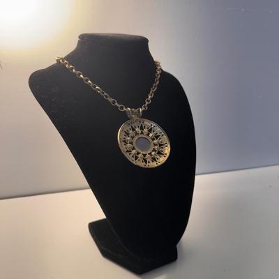 Assortment of Necklaces and Brooches (GB-DZ)