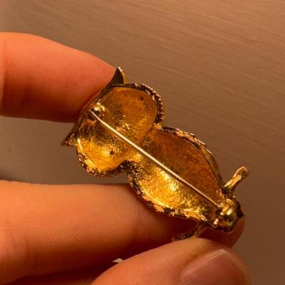 Assortment of Necklaces and Brooches (GB-DZ)