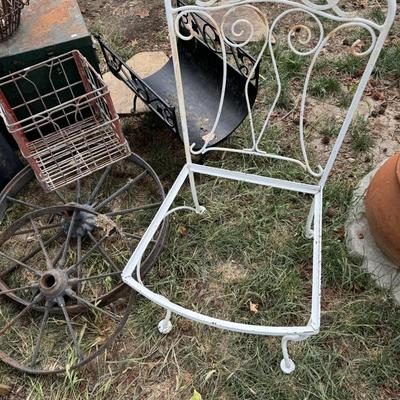 Miscellaneous yard decor