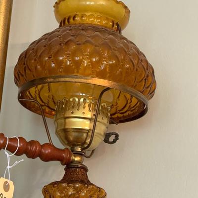 Floor to ceiling lamp