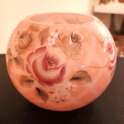 Lot #205 Lovely Fenton Art Glass Rose Bowl - Diamond Optic with Coral Overlay