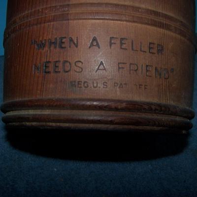 LOT 122 WONDERFUL VINTAGE WOODEN BRIGGS SMOKING BARREL HUMIDOR