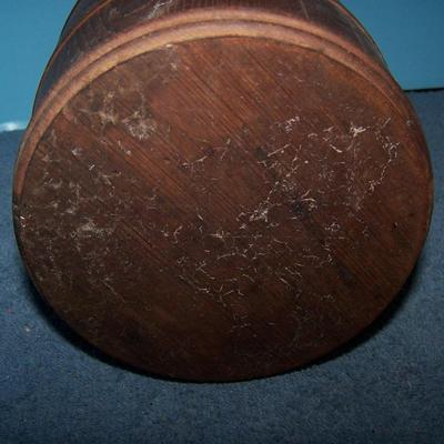 LOT 122 WONDERFUL VINTAGE WOODEN BRIGGS SMOKING BARREL HUMIDOR