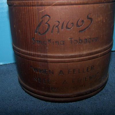 LOT 122 WONDERFUL VINTAGE WOODEN BRIGGS SMOKING BARREL HUMIDOR
