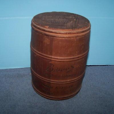 LOT 122 WONDERFUL VINTAGE WOODEN BRIGGS SMOKING BARREL HUMIDOR