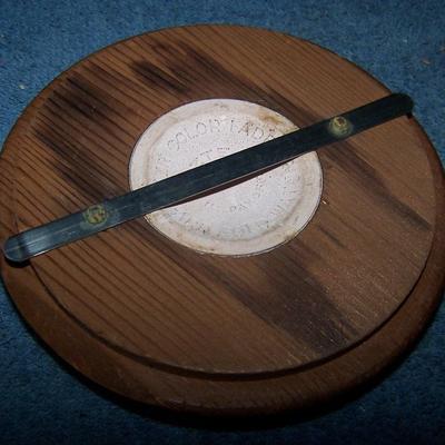 LOT 122 WONDERFUL VINTAGE WOODEN BRIGGS SMOKING BARREL HUMIDOR