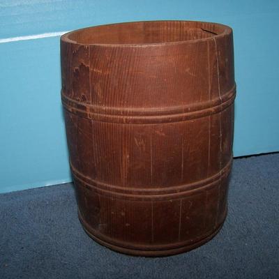LOT 122 WONDERFUL VINTAGE WOODEN BRIGGS SMOKING BARREL HUMIDOR