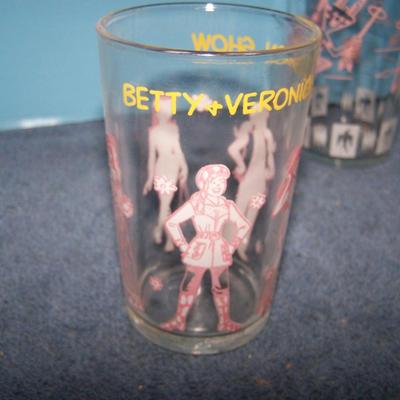 LOT 124 GREAT MEMORIES! VINTAGE SWANKY SWIGS & NOVELTY GLASSES