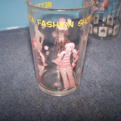 LOT 124 GREAT MEMORIES! VINTAGE SWANKY SWIGS & NOVELTY GLASSES