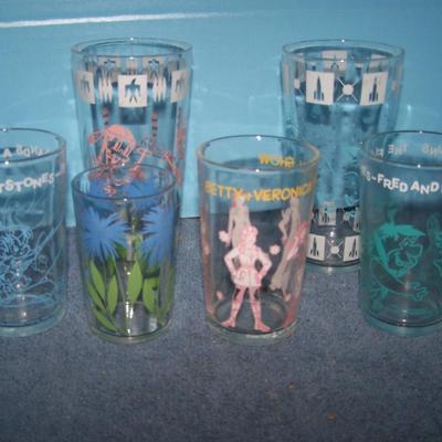 LOT 124 GREAT MEMORIES! VINTAGE SWANKY SWIGS & NOVELTY GLASSES