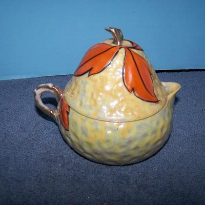 LOT 126 GREAT VINTAGE KITCHEN STUFF JUICER/PITCHER SYRUP S/P plus