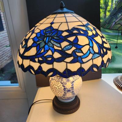 Tiffany Style Stained Glass Table Lamp