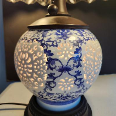 Tiffany Style Stained Glass Table Lamp