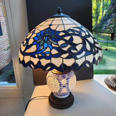 Tiffany Style Stained Glass Table Lamp