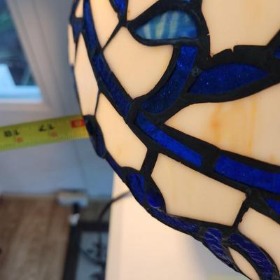 Tiffany Style Stained Glass Table Lamp