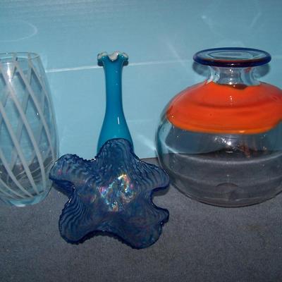 LOT 133 BEAUTIFUL ART GLASS VASES