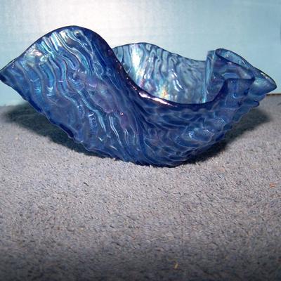 LOT 133 BEAUTIFUL ART GLASS VASES