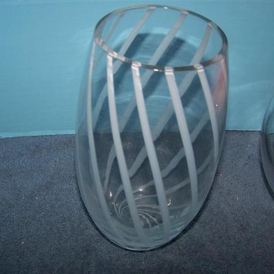 LOT 133 BEAUTIFUL ART GLASS VASES